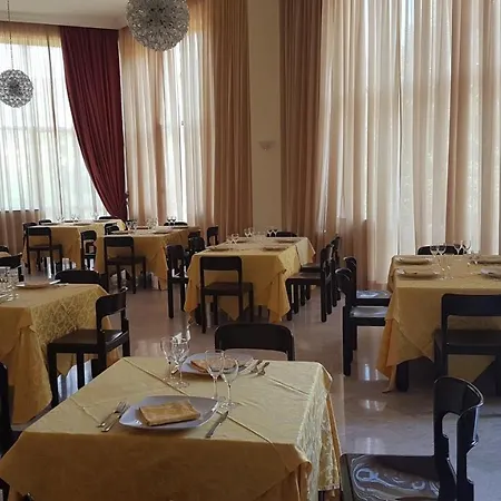 Hotelsforza 菲乌吉